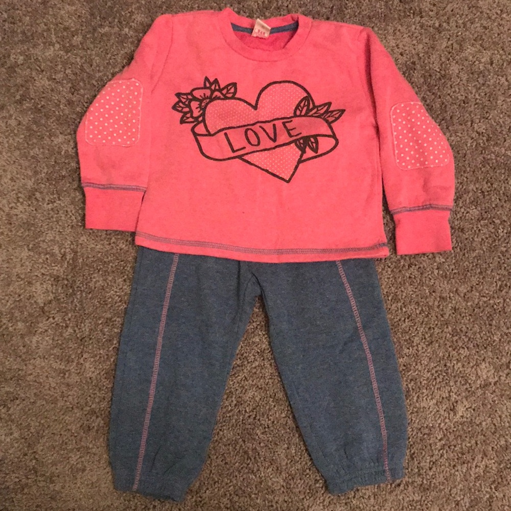 Matching set pens and long sleeve shirt for winter